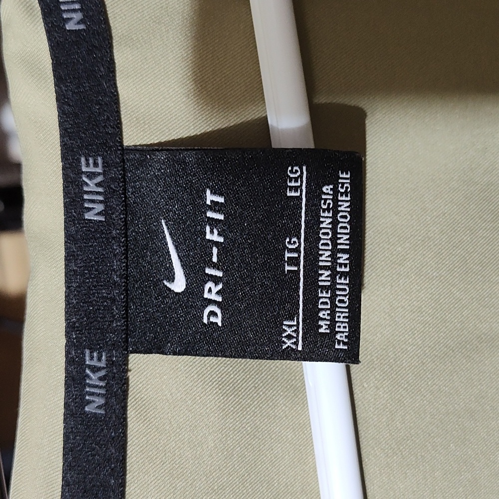 Nike jacket - Picture 3 of 3